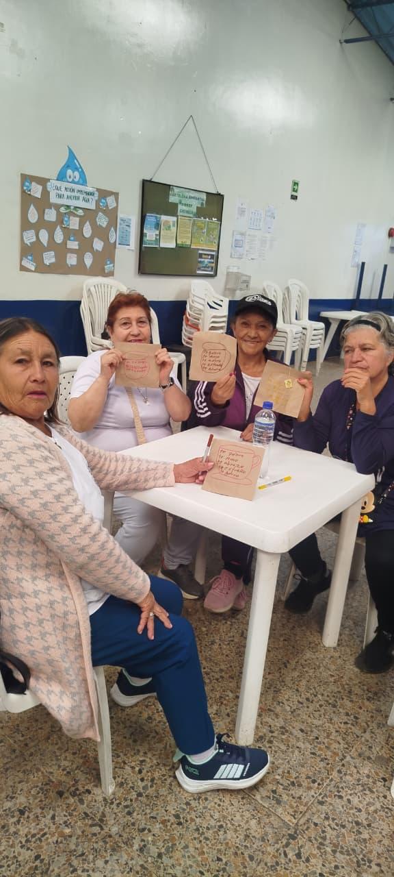 Encuentro comunitario de personas mayores